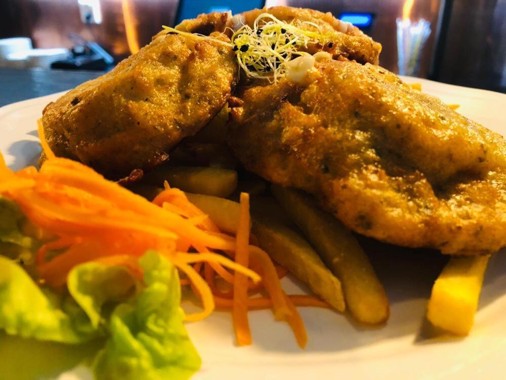 Penzion A Restauracia Hanisberg Krupina Екстериор снимка