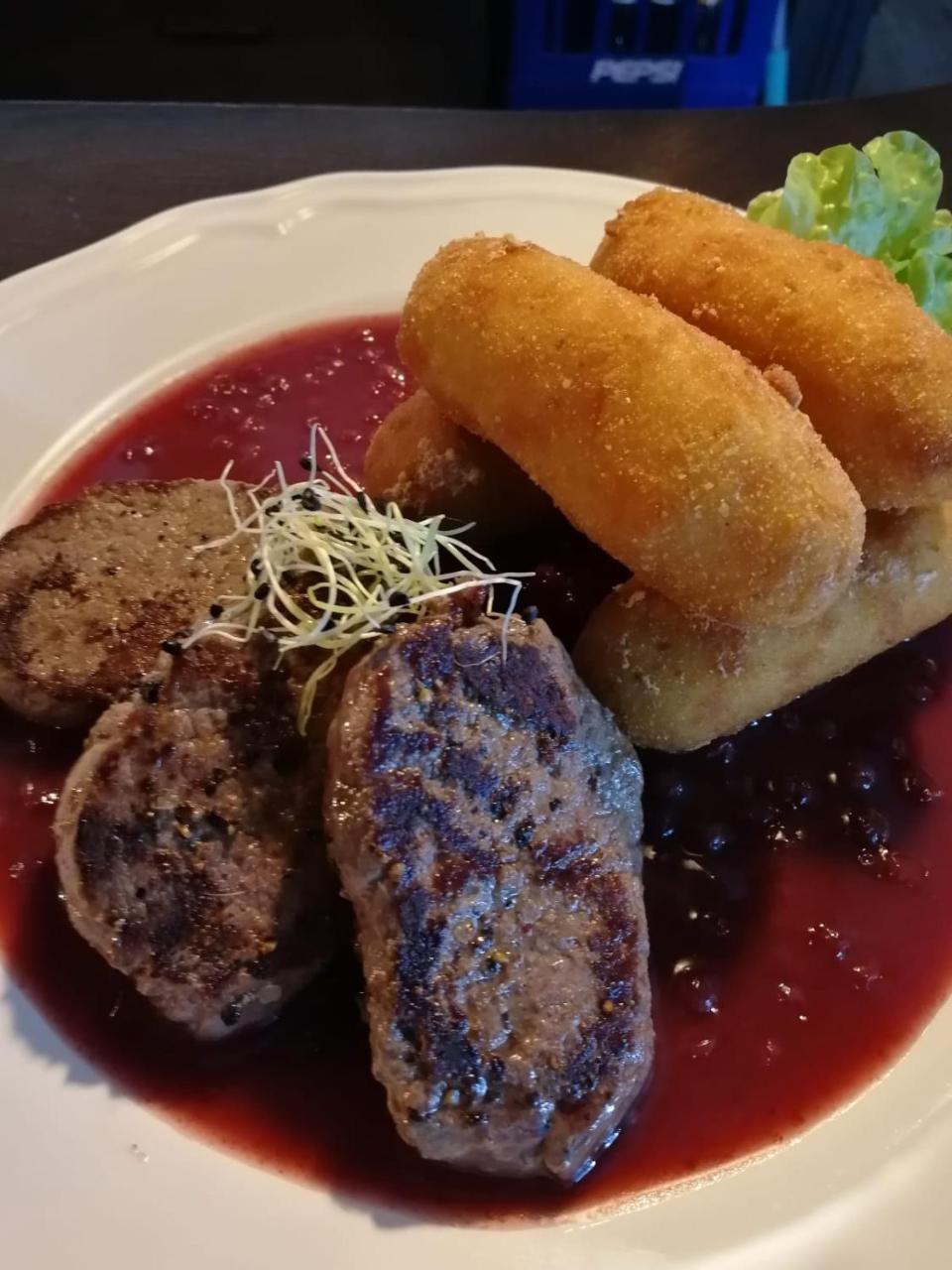 Penzion A Restauracia Hanisberg Krupina Екстериор снимка