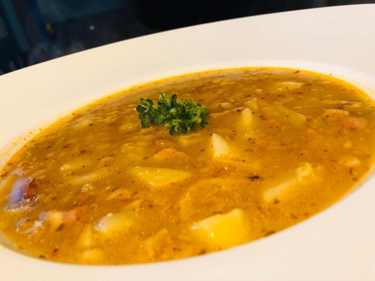 Penzion A Restauracia Hanisberg Krupina Екстериор снимка